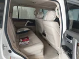 سيارة عائلية مستعملة من نوع VXR موديل 2018 للبيع.